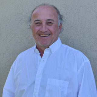 https://az-group.com.ar/wp-content/uploads/2025/05/Diego-Curat-3-1-scaled-e1746638650379-320x320.jpg