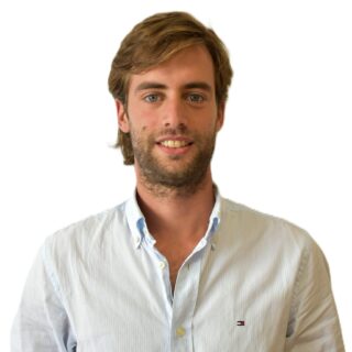 https://az-group.com.ar/wp-content/uploads/2025/05/Javi-Roca-perfil-2024-1-scaled-e1747319625622-320x320.jpg
